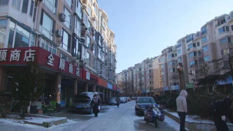 格林小镇实木家具(8345人，22天！凌晨直击格林小镇“解封”)