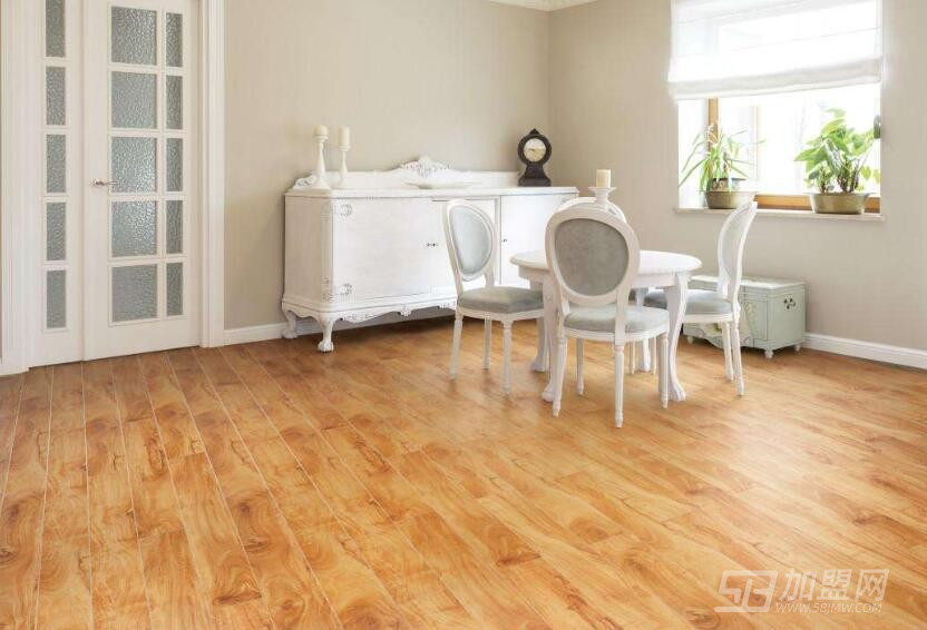 北美枫情地板价格(北美枫情蒙特利尔-缤纷夏威夷强化地板测评：纹理自然防水耐磨)