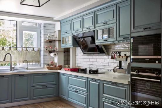 橱柜台面用什么好(厨房台面怎么选?6大常用材料大比拼,看看哪种适合你家的!) 橱柜台面用什么好(厨房台面怎么选?6大常用材料大比拼,看看哪种适合你家的!)