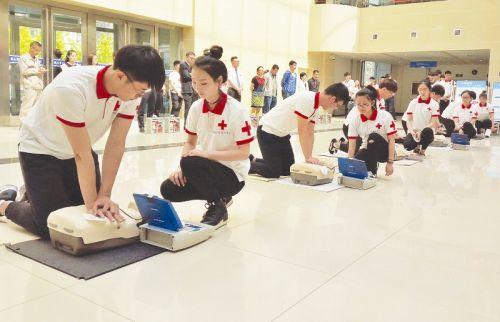 鞍山哪家装修公司好(「老店评选」大德装饰，24年风雨兼程，诚信至上)