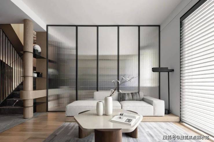 隔断装修效果图(可移动墙面、多扇折叠门,这些打破常规的“活”隔断,好看又实用) 隔断装修效果图(可移动墙面、多扇折叠门,这些打破常规的“活”隔断,好看又实用)