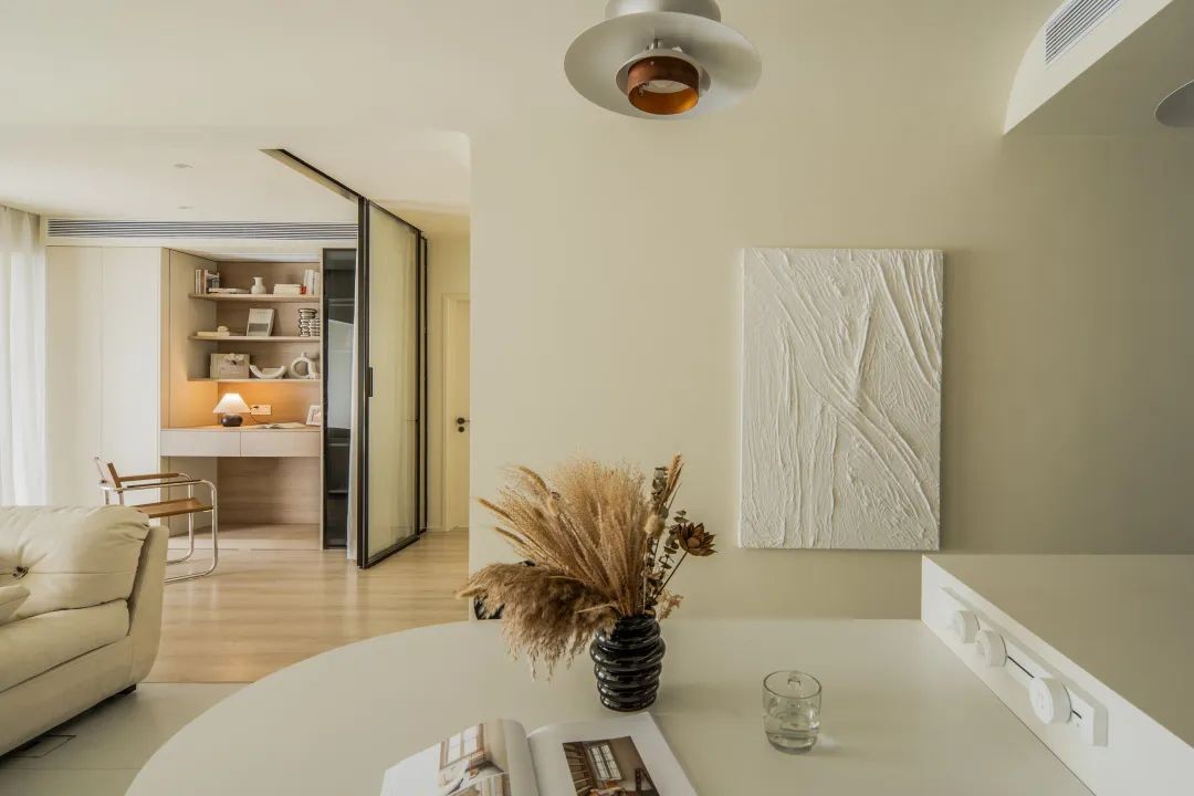 90平米房子装修(小三室大变身：90㎡奶油风，让你眼前一亮)