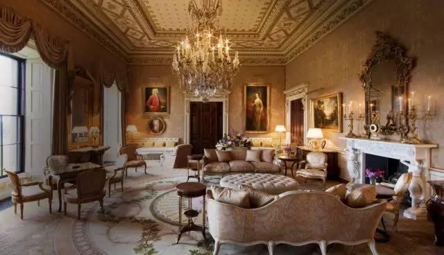 2010室内设计效果图(3对城市夫妻改造老房子：室内建吊桥、木屋，像住进园林)