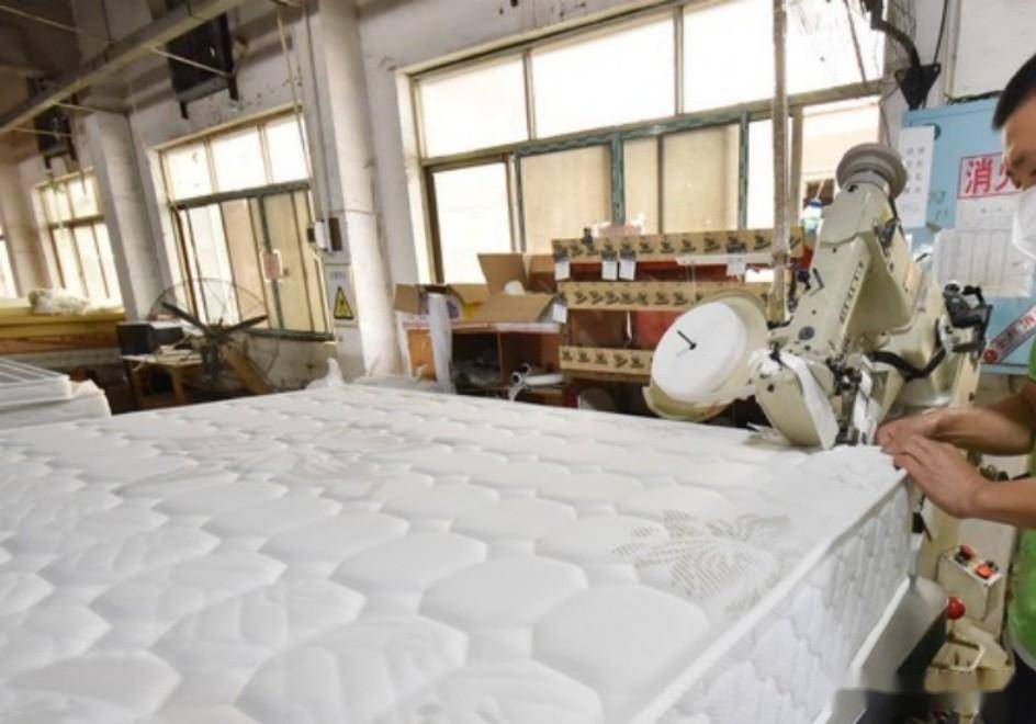 爱蒙床垫(消费者怒拆芝华仕床垫 检测发现其“虚假宣传”)