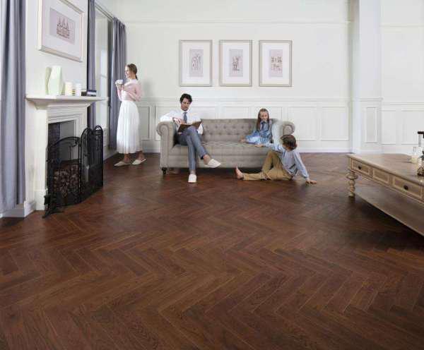 安信伟光地板(2025地板十大品牌权威发布，聚焦环保健康与地暖适用新趋势)