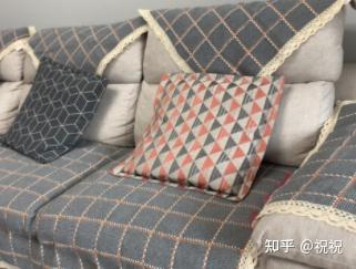 佰力屋(沙发垫又双叒叕下滑 选对沙发垫品牌很重要)