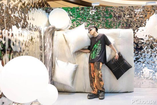 yvvy(“2019:yvvy星球漫游”快闪店降临上海兴业太古汇) yvvy(“2019:yvvy星球漫游”快闪店降临上海兴业太古汇)