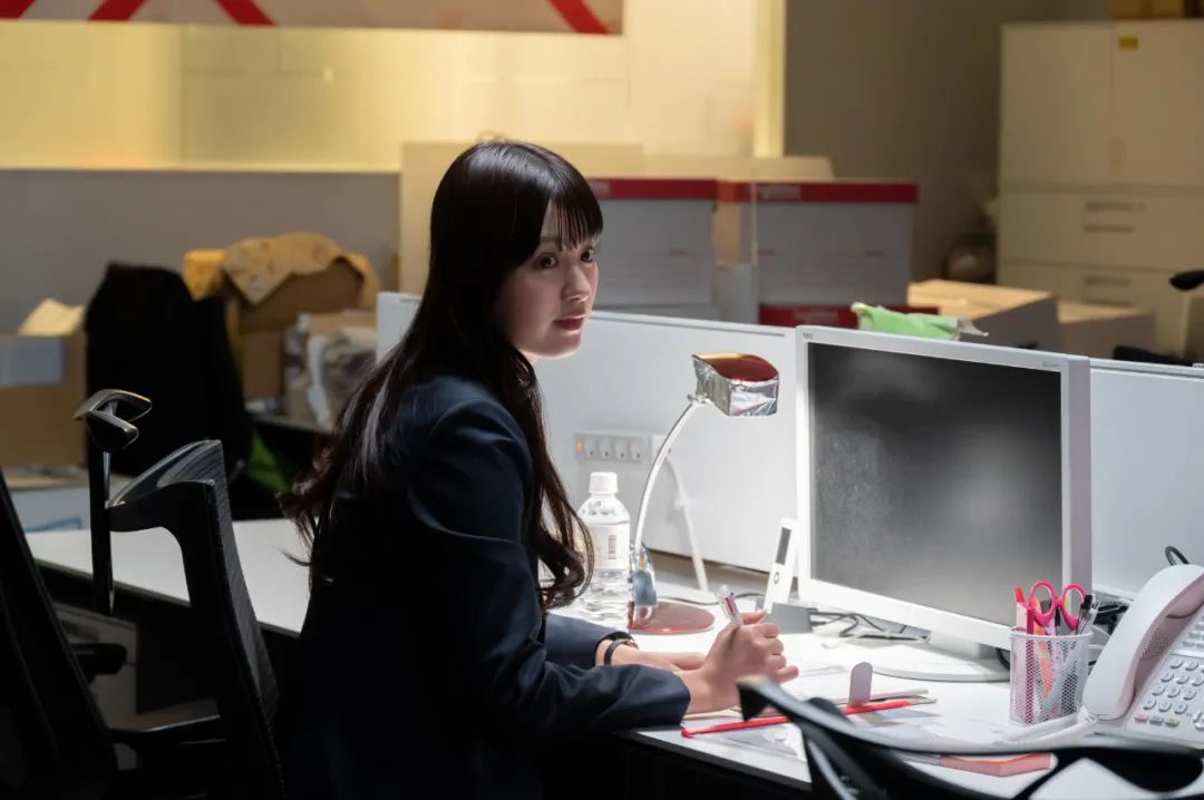 办公室隔间(“人生而自由 却无往不在隔间之中”:办公室里的压抑与暴动) 办公室隔间(“人生而自由 却无往不在隔间之中”:办公室里的压抑与暴动)