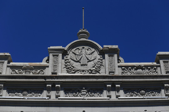 巴洛克风格建筑(十个维度看中国｜打卡有中式雕花的巴洛克式建筑 感受哈尔滨“得劲儿度”)