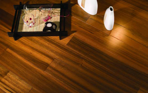 北美枫情地板(地暖地板哪家强？进口的反而释放甲醛超标！)