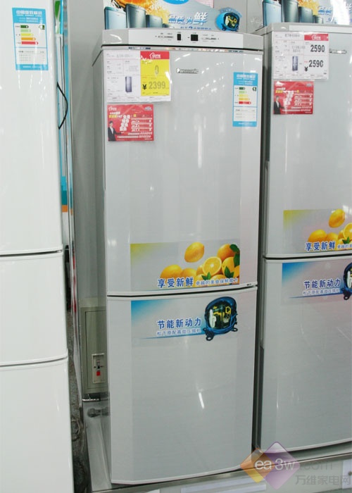 冰箱尺寸(冰箱也玩“私人订制”！8种尺寸、3种材质面板、9种颜色…想怎么配，就怎么配)