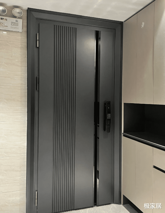 步阳防盗门怎么样(买期房 说好的“入户门”换品牌了？业主：太闹心)