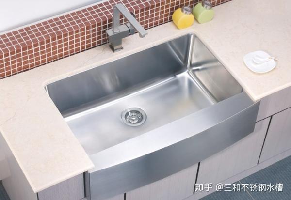 不锈钢水槽安装(水槽装错糟心10年！10个避坑要点+验收技巧，快存)