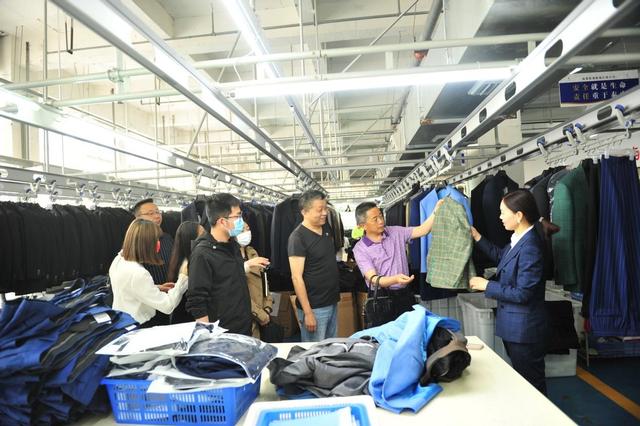 成都工装公司(“立园满园”精准对接！6家“彭州造”工装制服生产企业亮相成都市工装制服供需对接活动)