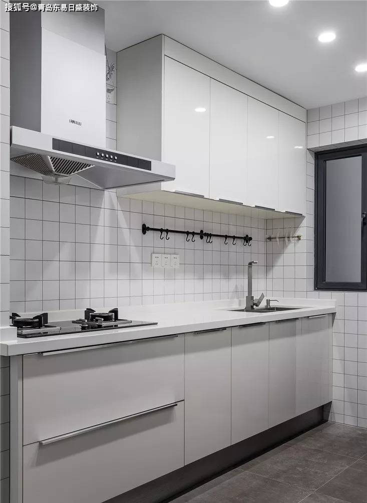 厨房整体橱柜效果图(厨房别再冒险做钻石柜了!换个思路,收纳反而翻倍!) 厨房整体橱柜效果图(厨房别再冒险做钻石柜了!换个思路,收纳反而翻倍!)