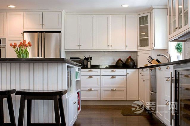 厨房台面宽度(厨房别瞎装！5 个黄金尺寸做对了，做饭不费腰还顺手)