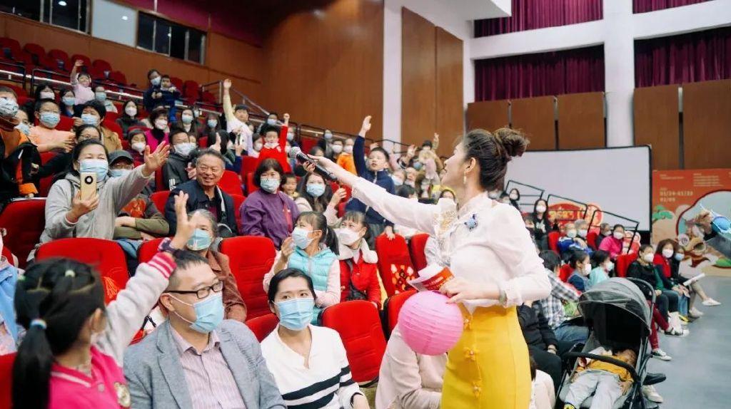 大城家具(大城：京作红木家具“别样红”)