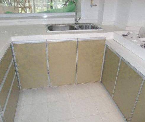 橱柜安装(家里装一个实用的橱柜，30年都用不坏！教大家最实用的装修技巧)