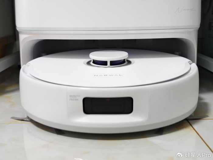 地板潮湿怎么办(如何科学的进行地面清洁？云鲸 J5 能给你答案)