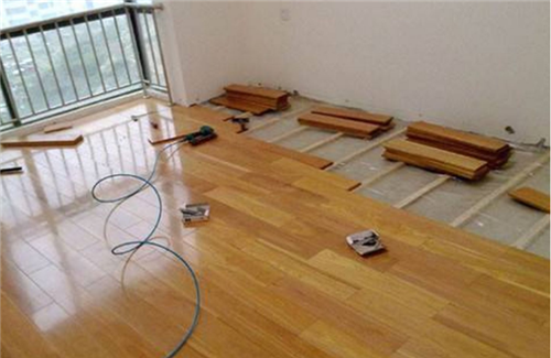 地板维修(常见的地板维修方式和相应的收费情况) 地板维修(常见的地板维修方式和相应的收费情况)