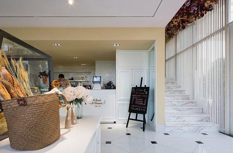 店面装修设计(蛋糕店装修怎么设计更吸睛？装修网私人定制攻略分享)