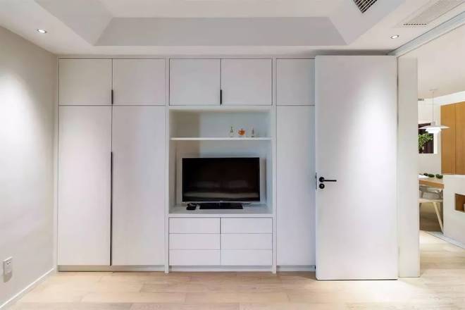 定制衣柜(若再装修,定制衣柜时一定盯紧这10个细节!避免被商家坑) 定制衣柜(若再装修,定制衣柜时一定盯紧这10个细节!避免被商家坑)