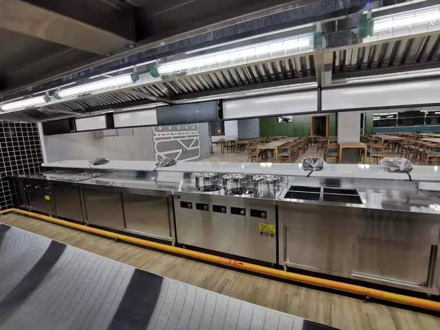 东莞装修(东莞高端餐饮装修评测：餐饮从业者必看的专业厨房工程公司选择指)