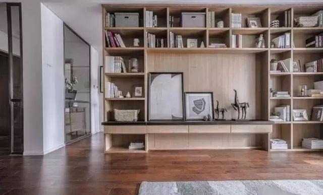 儿童书柜效果图(妈妈“很笨”，两个小孩拼出书架)