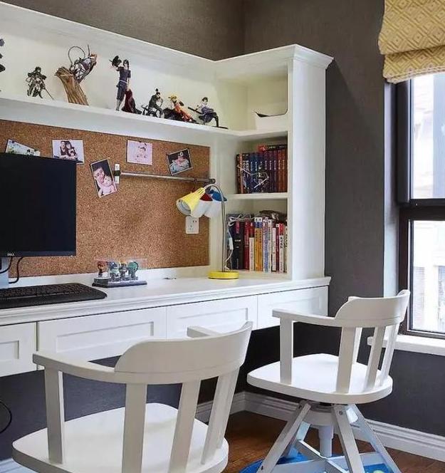 儿童书柜效果图(妈妈“很笨”，两个小孩拼出书架)