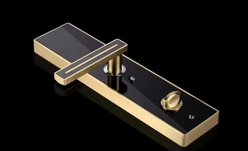 防盗门锁坏了(防盗门锁坏了怎么修？装修师傅深藏多年的技巧，管用！)