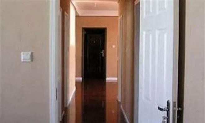 房门对房门(“门对门，必伤人”，入户门别对这两门，不是迷信，有科学根据！)