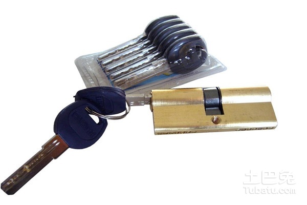 防盗门能换锁芯吗(防盗门换锁芯多少钱以及防盗门怎么换锁芯)