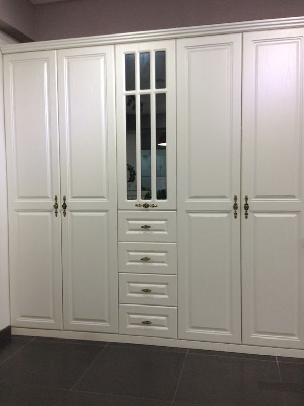 粉红衣柜(住进162㎡微光绿宅，洄游设计，每步都藏着惊喜)