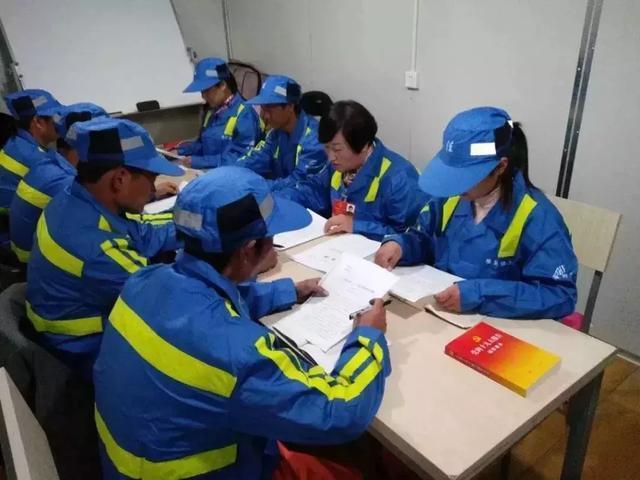 福州二手房装修(二手房装修,要交五千余元垃圾清运费;福州一业主:自请清运公司被物业拦下) 福州二手房装修(二手房装修,要交五千余元垃圾清运费;福州一业主:自请清运公司被物业拦下)